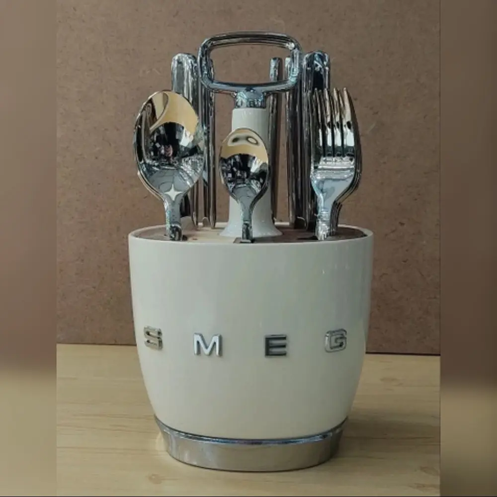 سرویس قاشق و چنگال اسمگ SMEG